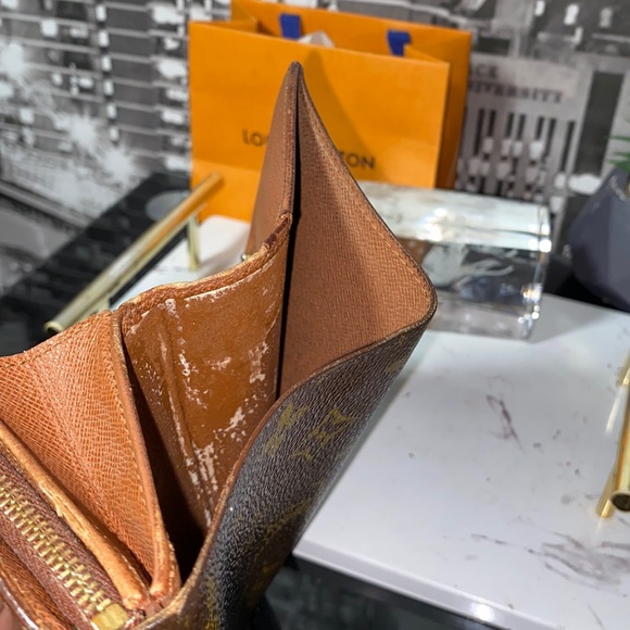 Authentic Louis Vuitton Monogram Bifold Zippy Wallet - Picture 9 of 10